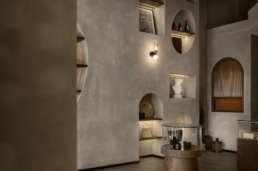 市面上的灰泥和的微水泥有什么區別？